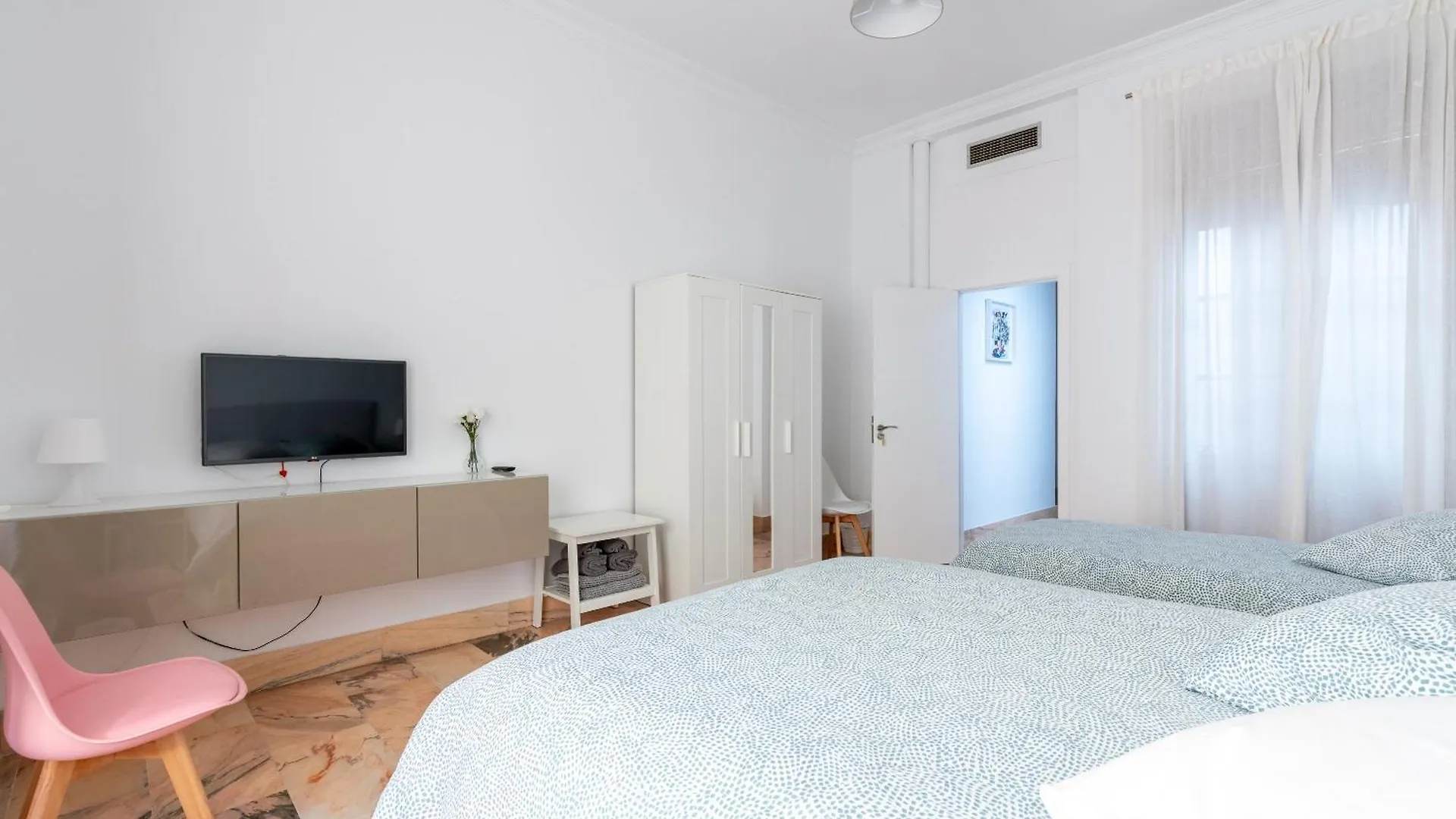 Guest house Banana Gay House - Only Men Hotel Seville Spain