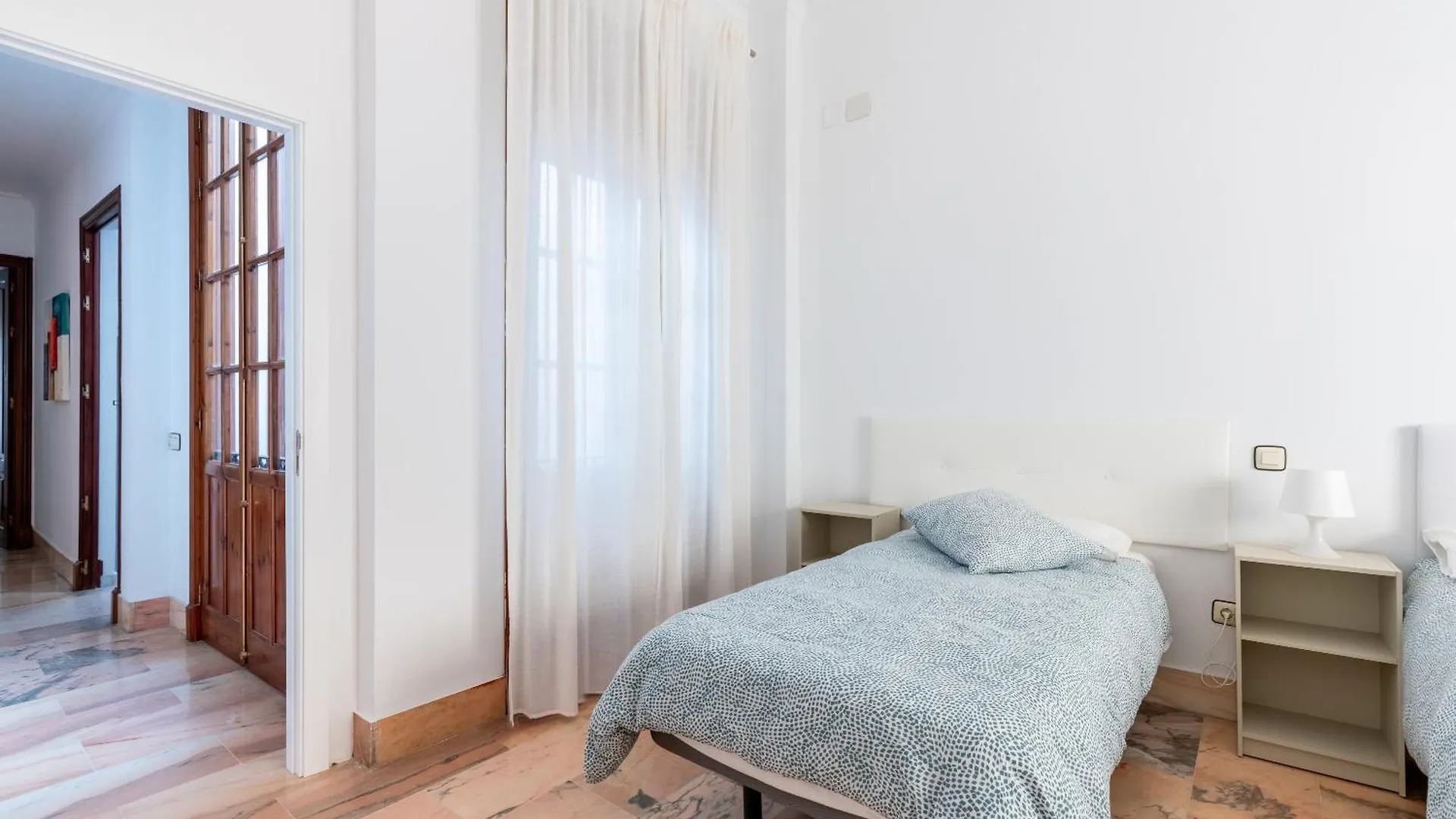 Banana Gay House - Only Men Hotel Seville Guest house