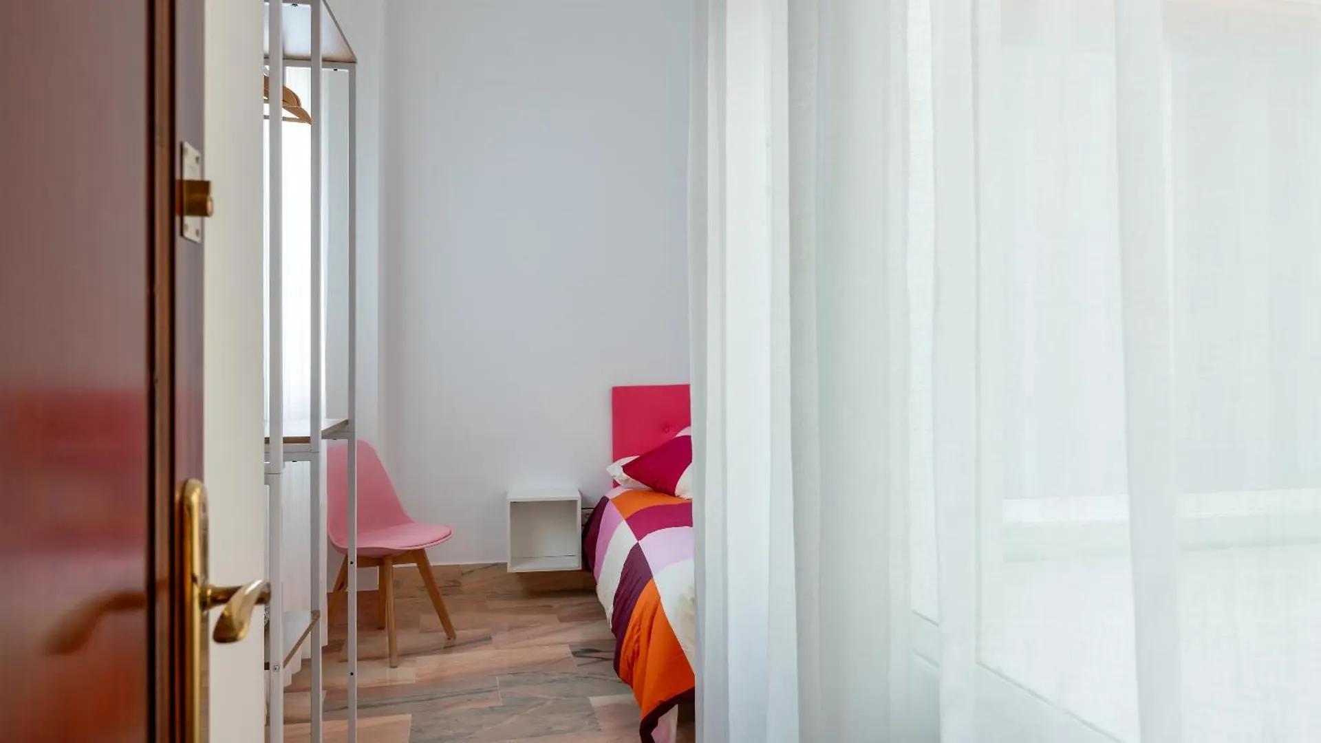 Hotel Banana Gay House - Only Men à Séville Espagne