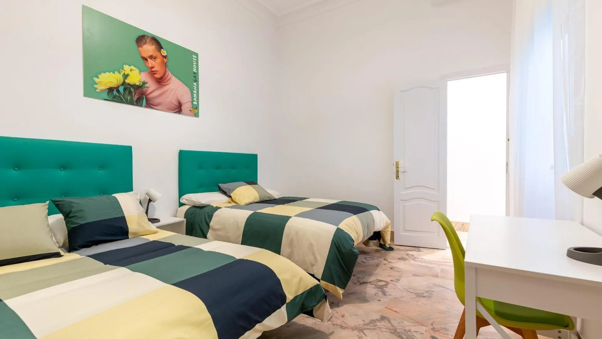 Banana Gay House - Only Men Otel Sevilla Konukevi