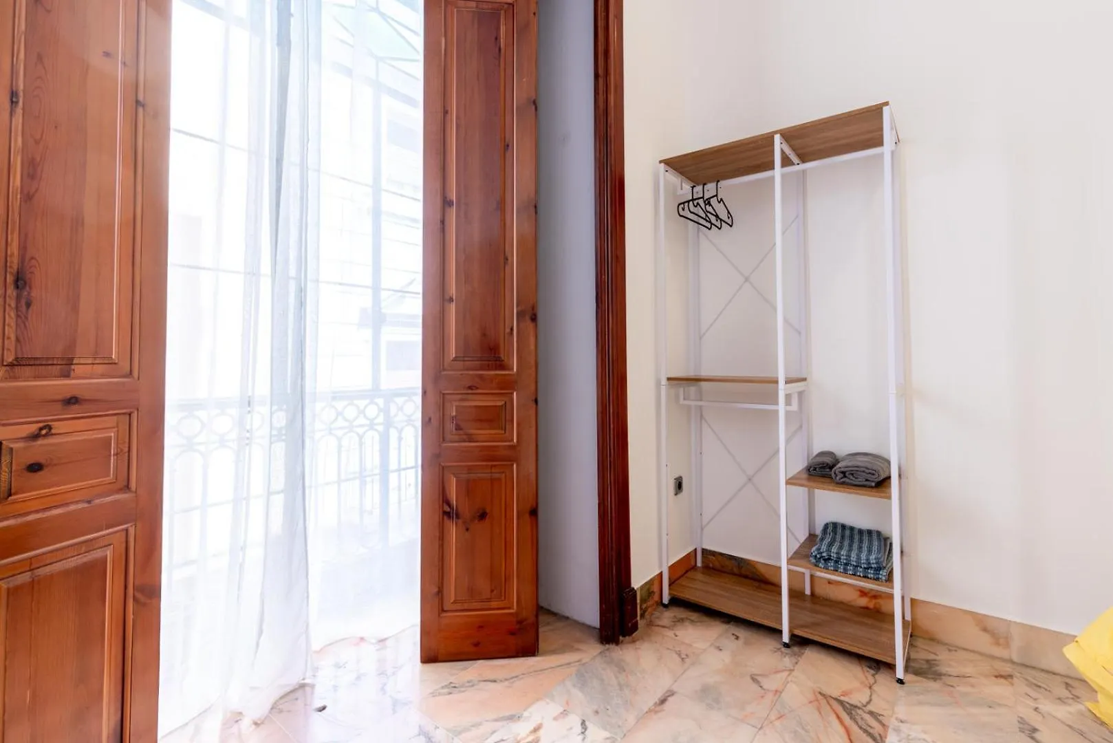 Banana Gay House - Only Men Hotel Seville Spain