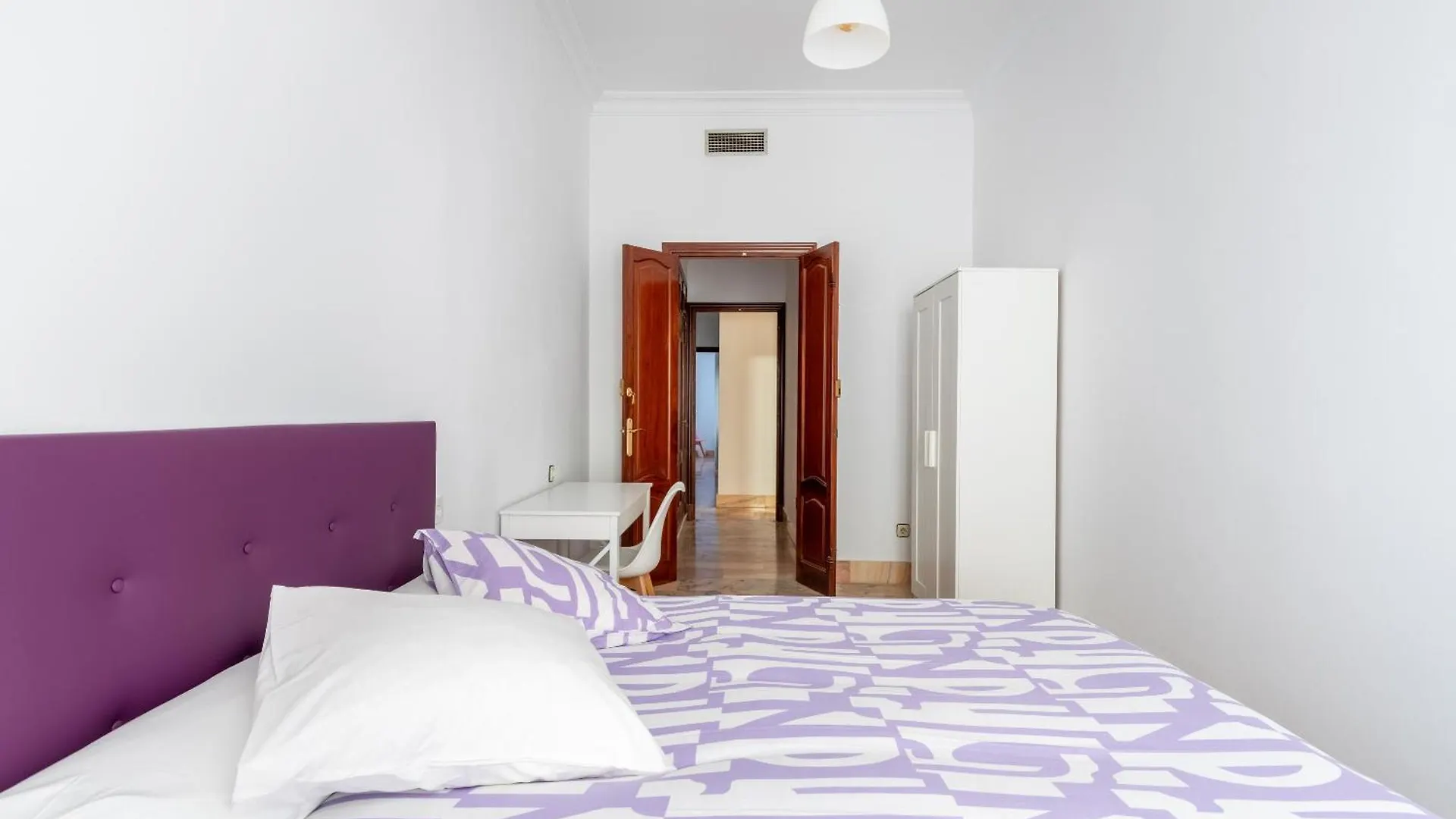 Guest house Banana Gay House - Only Men Hotel Seville Spain
